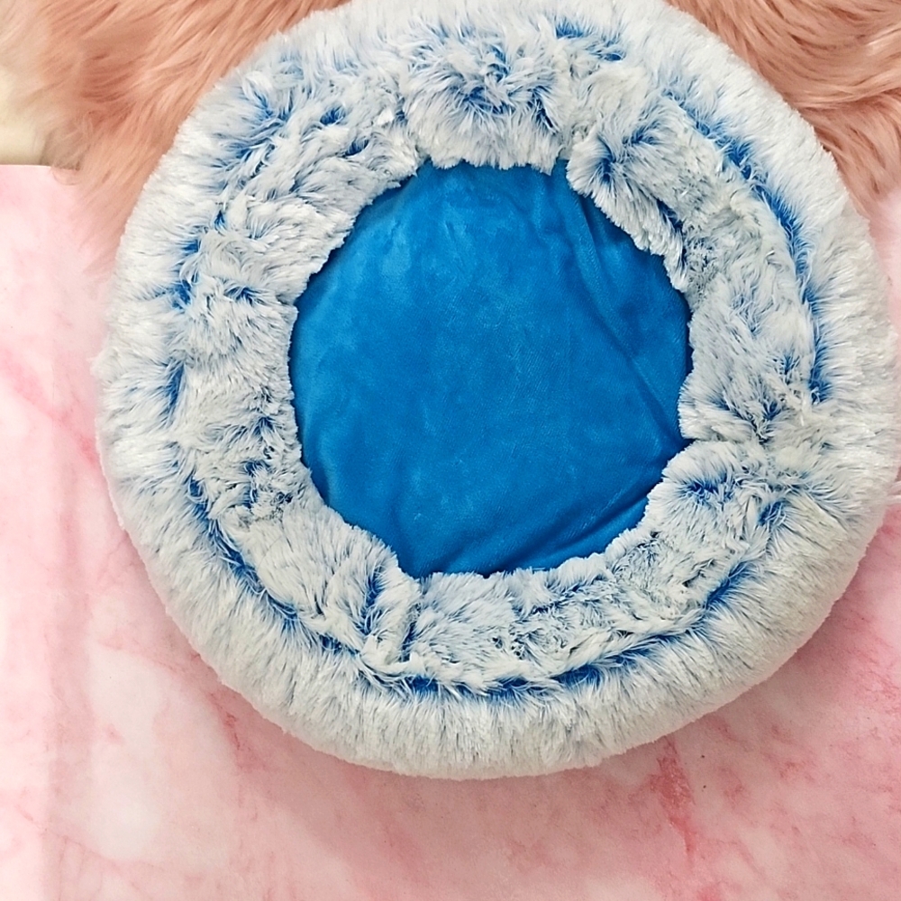 Brand New FAUX FUR BOLSTER PET BED